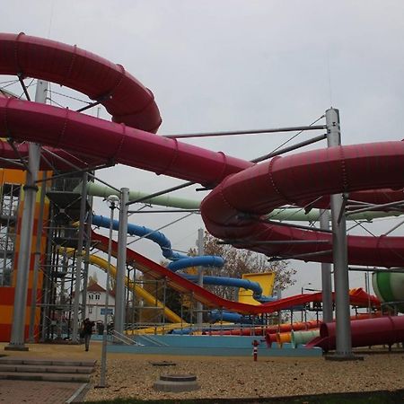 Csevi Apartmanhaz Mezőkövesd エクステリア 写真