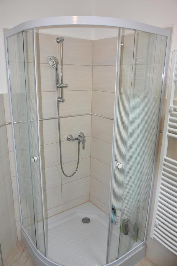 Csevi Apartmanhaz Mezőkövesd エクステリア 写真