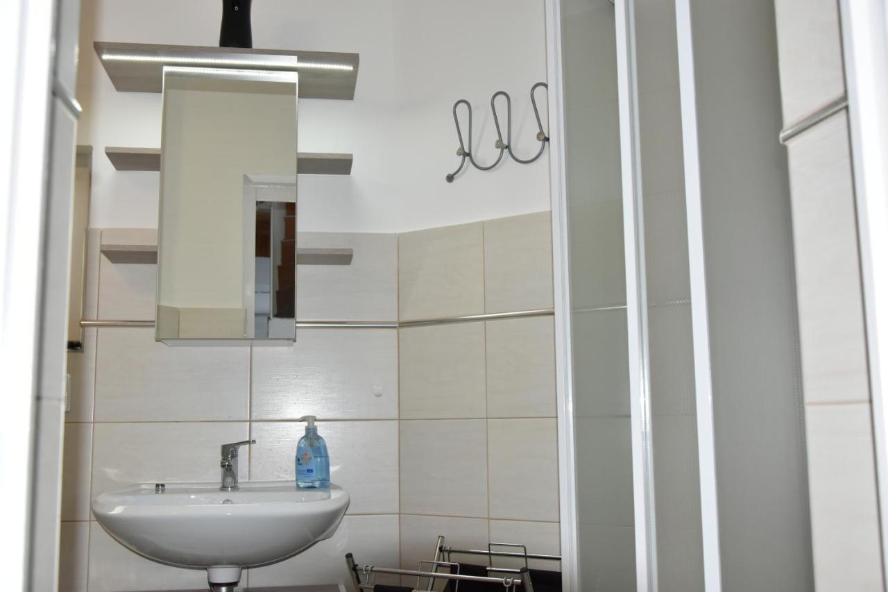 Csevi Apartmanhaz Mezőkövesd エクステリア 写真