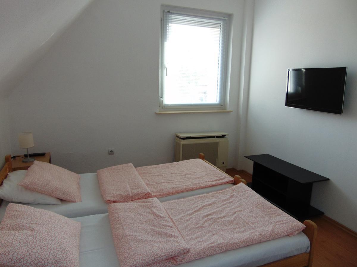 Csevi Apartmanhaz Mezőkövesd エクステリア 写真