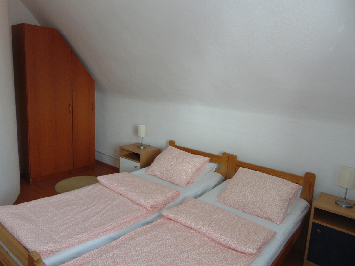 Csevi Apartmanhaz Mezőkövesd エクステリア 写真
