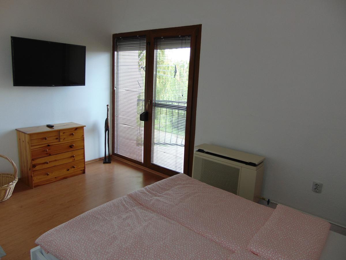 Csevi Apartmanhaz Mezőkövesd エクステリア 写真